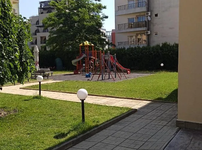 Апартамент Big Comfortable With 2 Bedrooms Pollo Sunny *